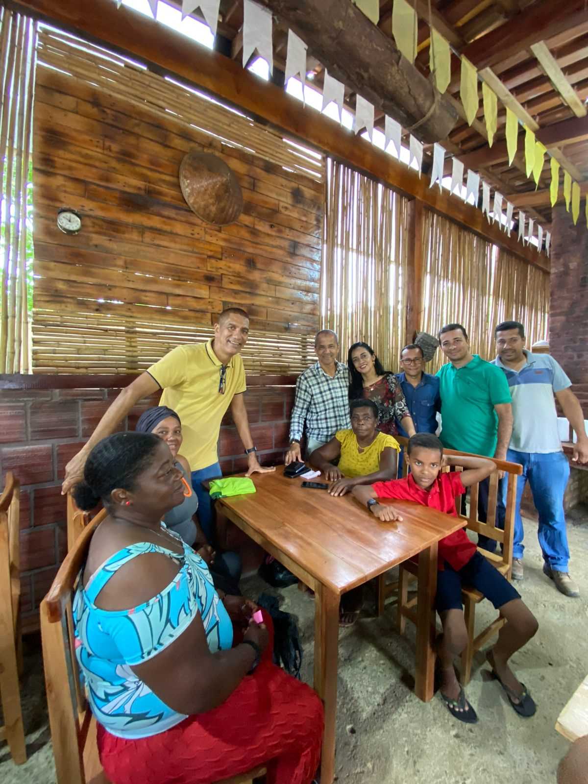 Camacã: Respeito e admiração; Prefeitura comemora o Dia do Gari com café da manhã